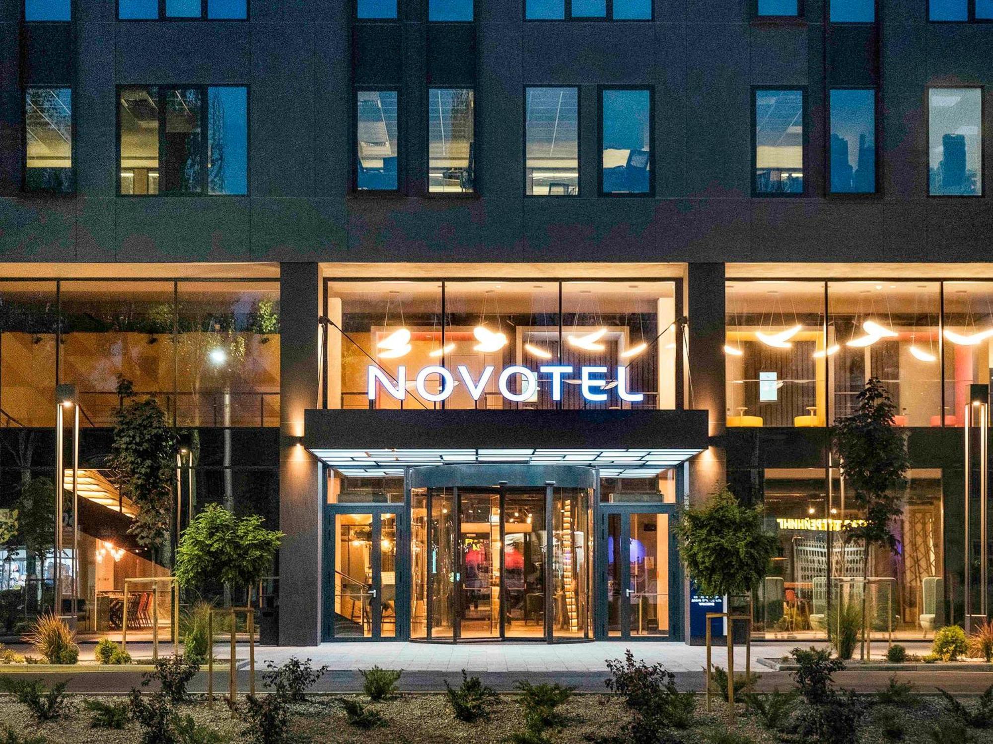Novotel Bishkek City Center מראה חיצוני תמונה Novotel Vilnius City Centre