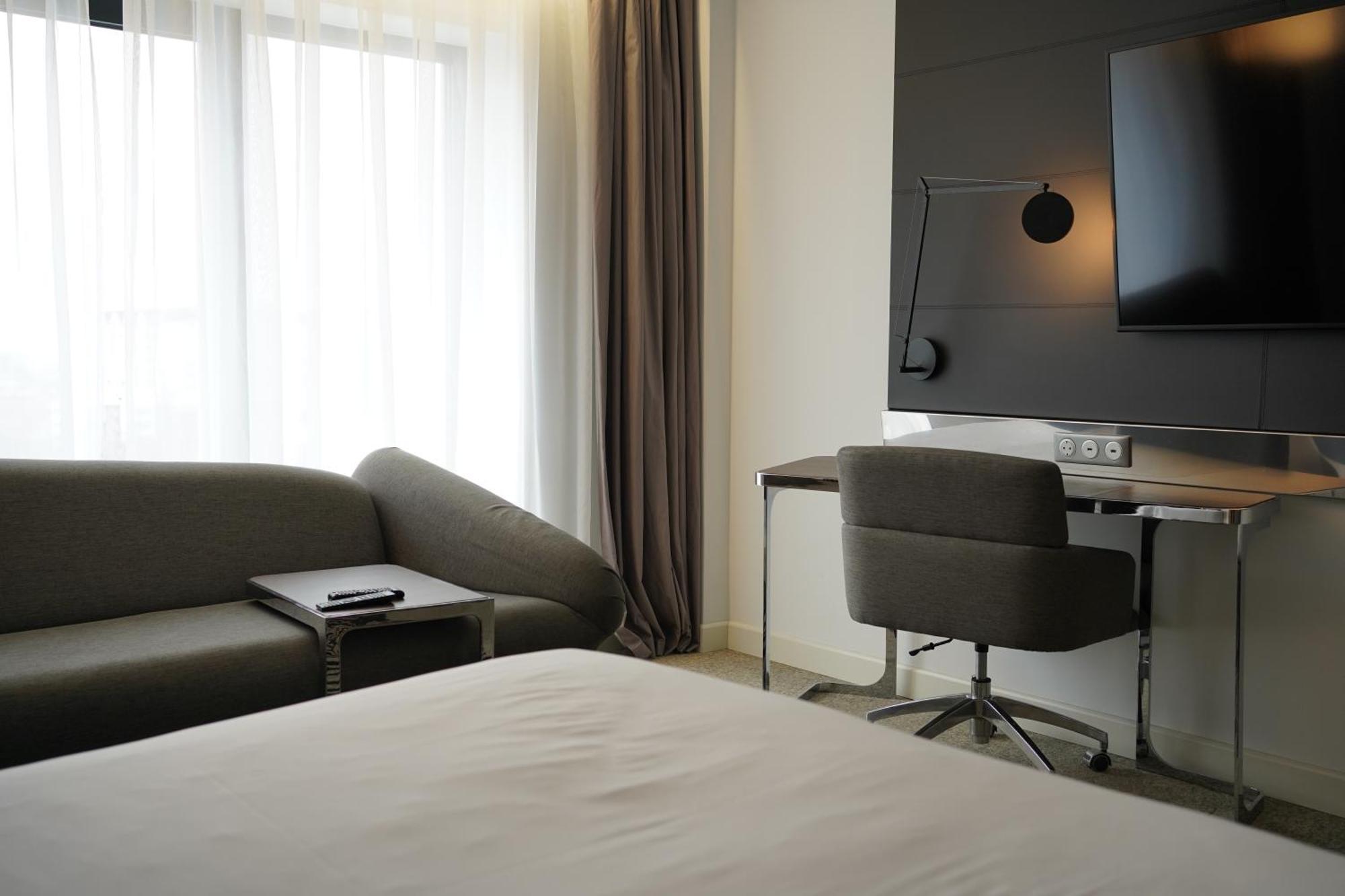 Novotel Bishkek City Center מראה חיצוני תמונה