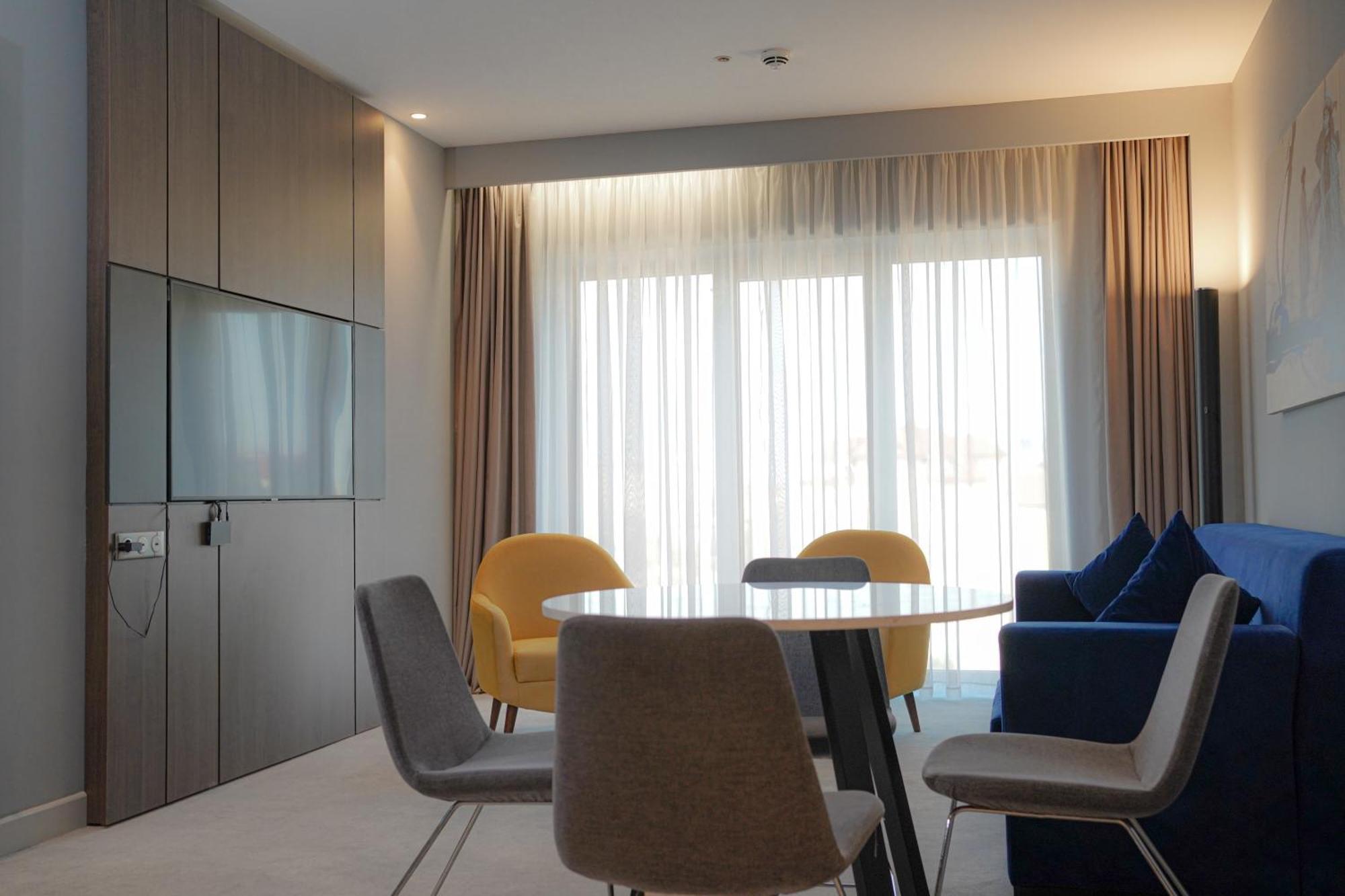 Novotel Bishkek City Center מראה חיצוני תמונה