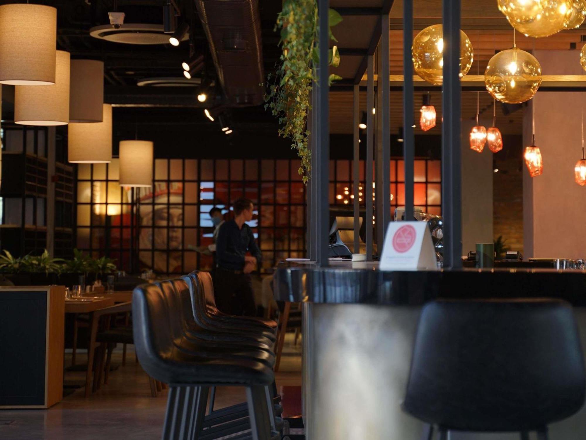 Novotel Bishkek City Center מראה חיצוני תמונה