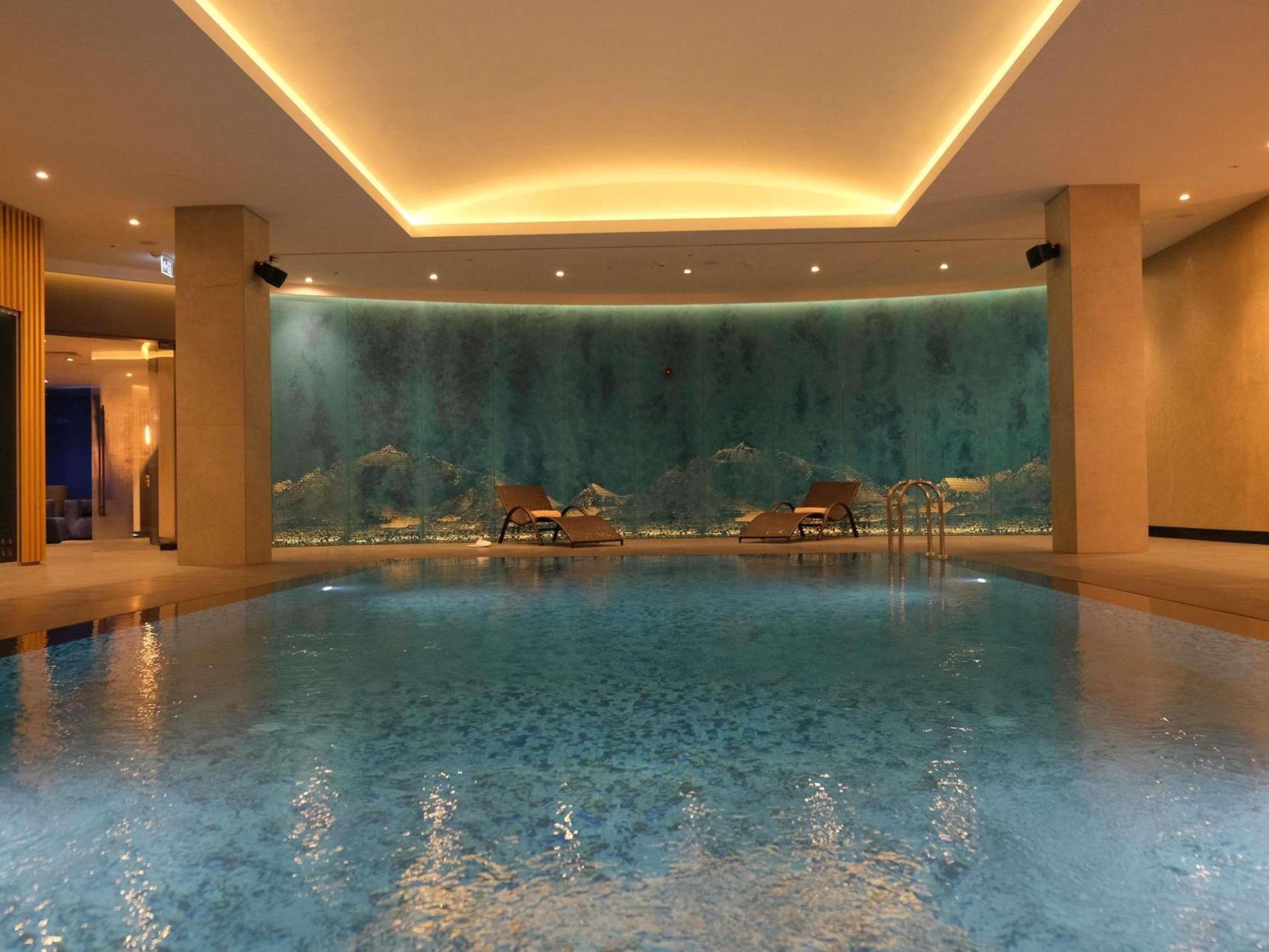Novotel Bishkek City Center מראה חיצוני תמונה