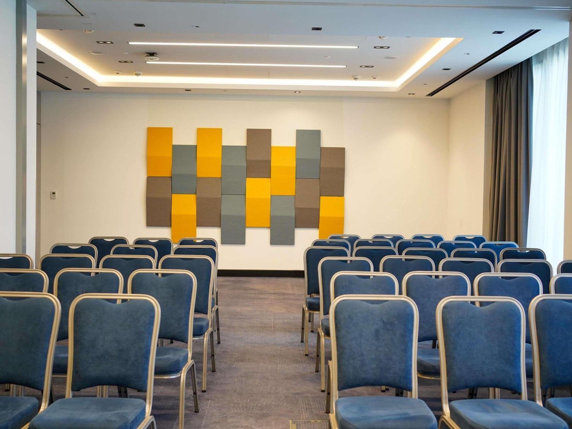 Novotel Bishkek City Center מראה חיצוני תמונה