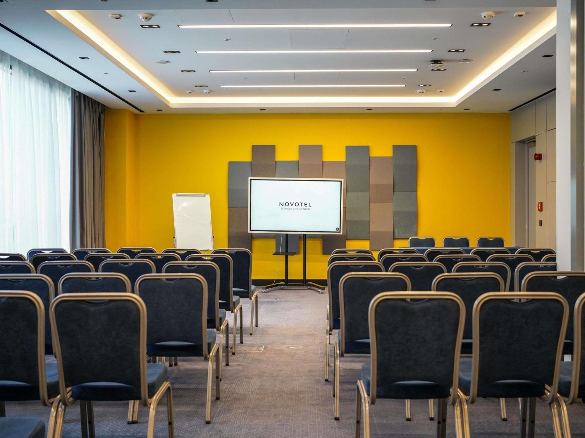 Novotel Bishkek City Center מראה חיצוני תמונה
